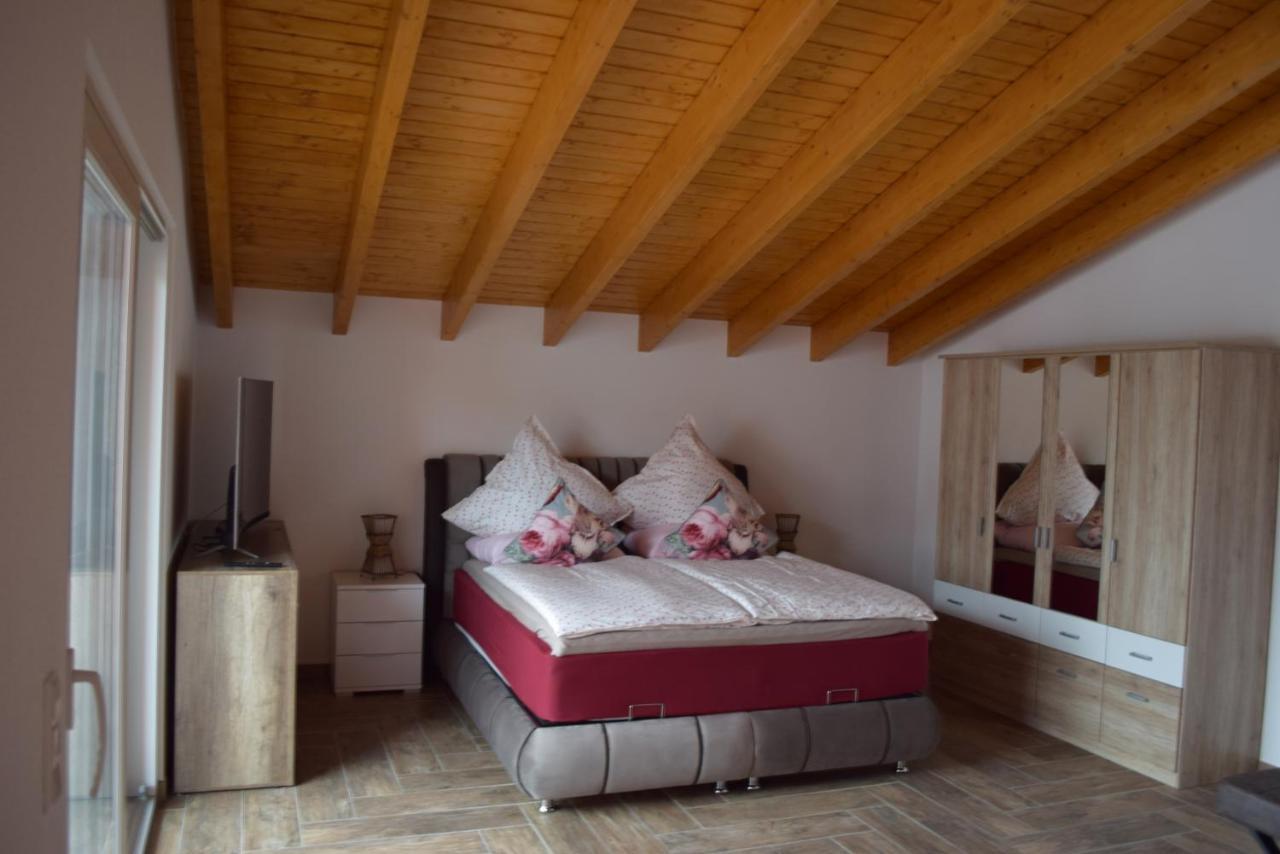 Hunsruecker-Fewo - Die Erlebnishuette - 2 Ferienwohnungen Im Hunsrueck In Unzenberg Gobenhausen 部屋 写真